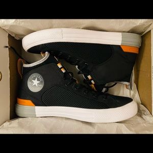 Convers CTAS Ultra Mid